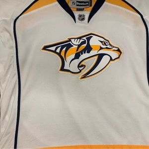 Reebok Adult Women's Size XLarge Nashville Predators Long Sleeve Jersey